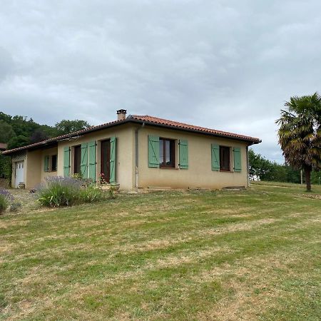 Maison en campagne avec vue sur les Pyrénées Estampes Extérieur photo