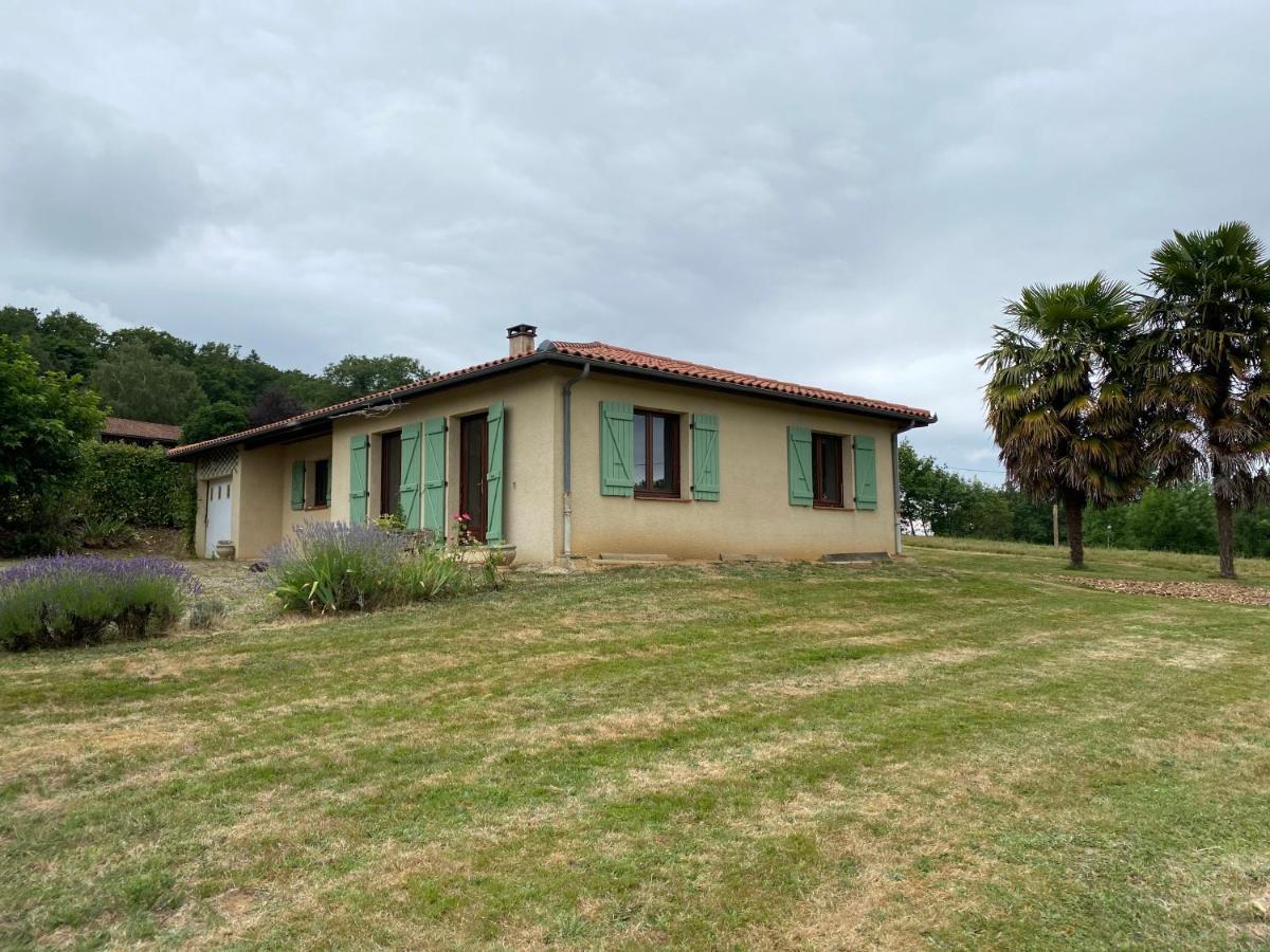 Maison en campagne avec vue sur les Pyrénées Estampes Extérieur photo