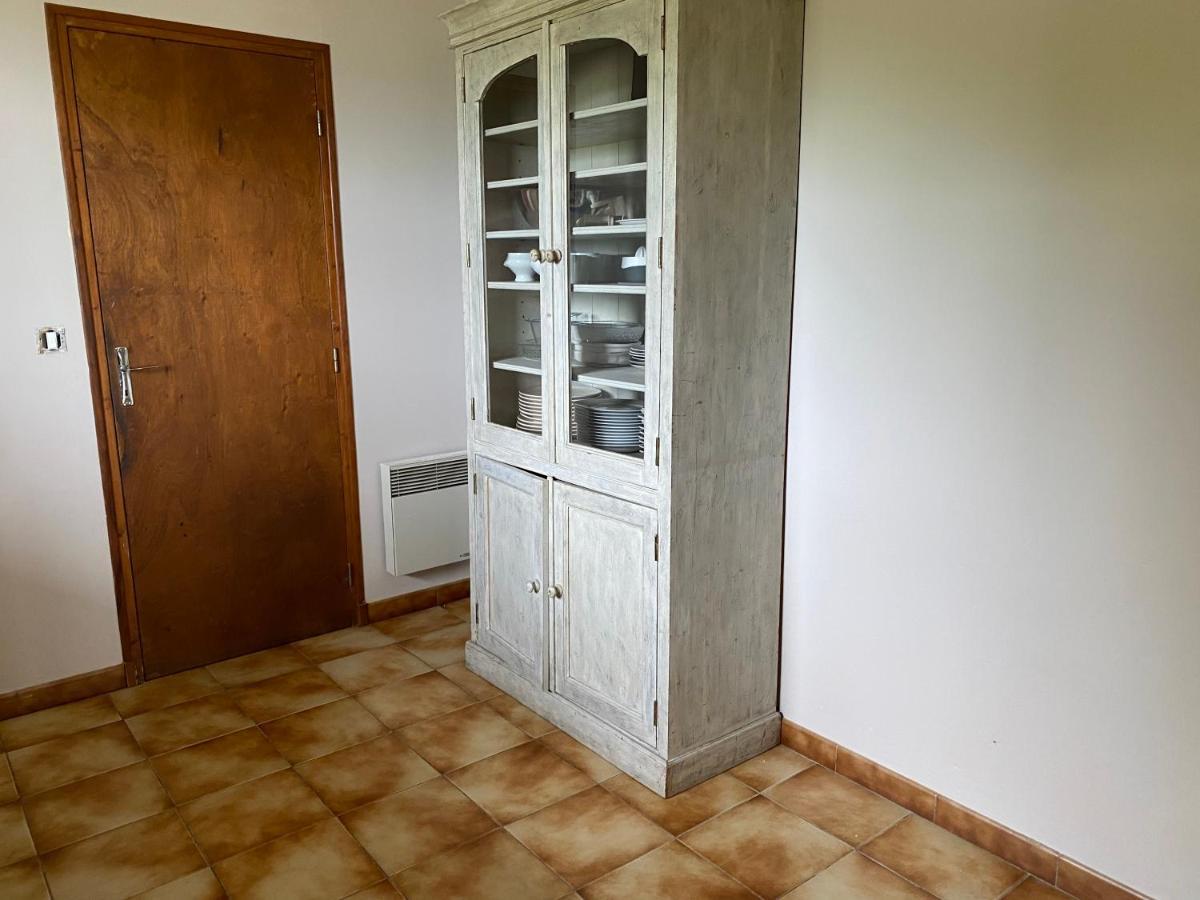 Maison en campagne avec vue sur les Pyrénées Estampes Extérieur photo