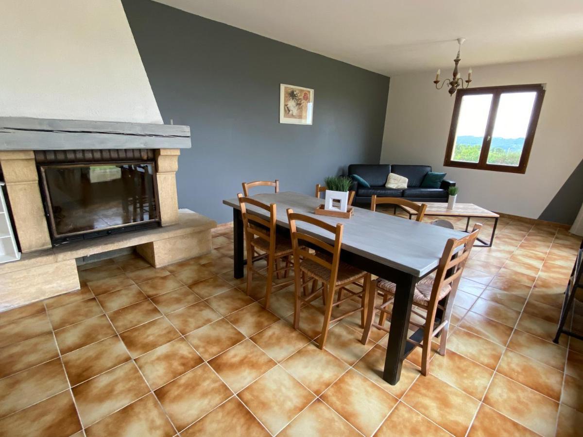 Maison en campagne avec vue sur les Pyrénées Estampes Extérieur photo