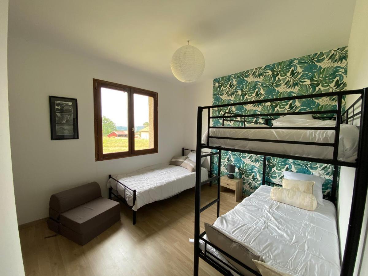 Maison en campagne avec vue sur les Pyrénées Estampes Extérieur photo