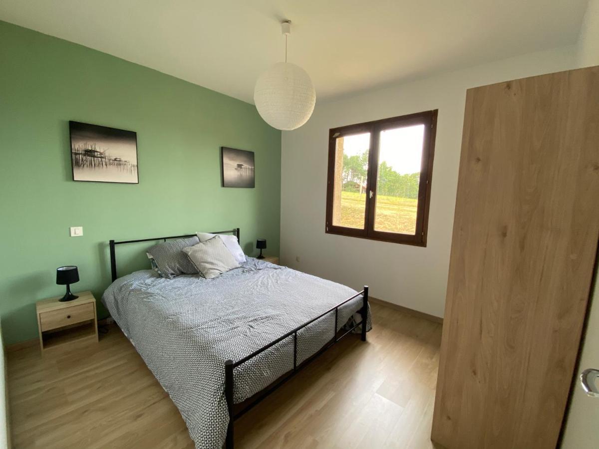 Maison en campagne avec vue sur les Pyrénées Estampes Extérieur photo